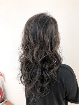 エヌプラス(N+) 黒髪グラデヘアーオリーブグレー小顔に見せるヘアココアベージュ