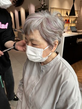 ステア ケース(stair case) グレイヘアにしてみたけど、、、オシャレにしたい！50代60代70代