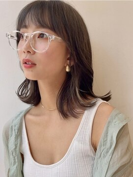 アイユー(ii+U) ミディアムレイヤー　ヘルシー　カーキベージュ　レイヤーロング