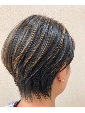 シャンプーボーイ ハイライトショート