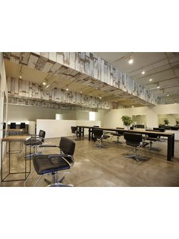 ゆったりと落ち着いた雰囲気が魅力のサロン♪大人女性の髪のお悩みに寄り添います―。【調布/ヘッドスパ】