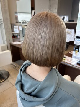 アチーブ ヘア デザイン(achieve hair design) ハイトーンダブルカラーミルクティーベージュ丸みボブスタイル