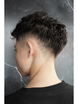 キングスマントーキョー 立川店(KINGSMAN TOKYO) アップバング / ツーブロック / スキンフェード 【立川】