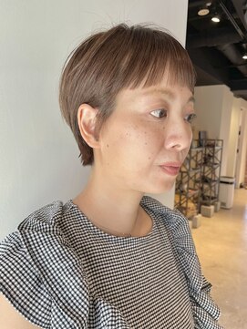 グーム(goom.) こなれ感ベージュショート×レイヤー抜け感大人カジュアルヘア