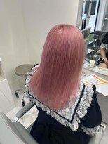 ワンズクロエ 原宿店(ONE's Chloe)&nbsp;くびれヘアアプリコットオレンジハイライトカラーブルーカラー