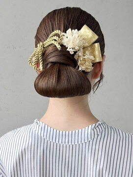 ロンド ヘアー(Rondo. Hair) タイトシニヨン