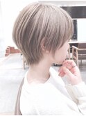 ウルフレイヤーくびれショート前髪あり似合わせカットレイヤー