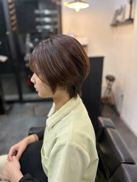 キートゥー(Key to) 横顔美人くびれショート