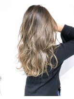 アマンドール(Aman D'or)&nbsp;バレイヤージュ×ライトグレージュ