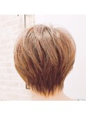 ショートボブ