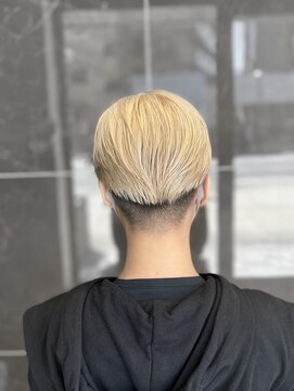 アヤナ バイ アヤラ(ayana by ayala) 刈り上げブロンドベージュ　/ 片岡タイガー