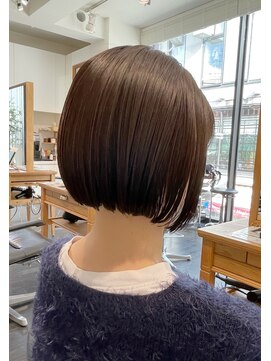 エムプラス 二子玉川(Mplus) 大人可愛い20代、30代カジュアルミニボブ　夏目サトル