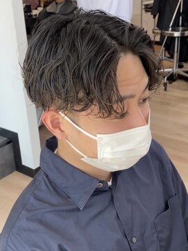 ウェイビーエフティフィフス 横浜西口(WAVEY ft.fifth) 波巻きパーマセンターパートツーブロックスパイラルパーマ