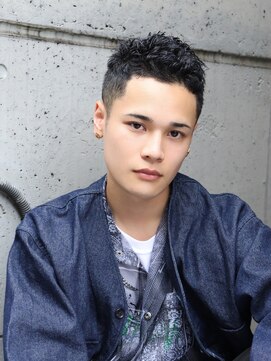 ネイビー(NAVY) 漢らしさ全開 がっつり刈り上げ ベリーショート