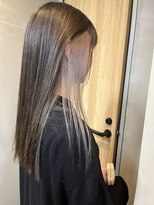 フレーム ヘア ルーム 天王寺駅前店(FRAME hair room)&nbsp;シルバーのインナーカラー