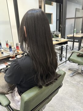 トリニティ 本厚木(trinity) 暗めアッシュ透明感ロング艶髪本厚木