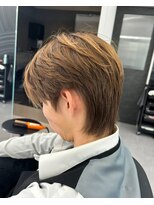 ブルニール 心斎橋(BLEUNIR)&nbsp;韓国風メンズウルフセンターパートフェザーショート