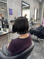 コワファースト長崎シャンプーボーイ 2nd(COIFF1RST 長崎 SHAMPOO BOY) ぱつっとボブ レイヤーボブ 外ハネボブ