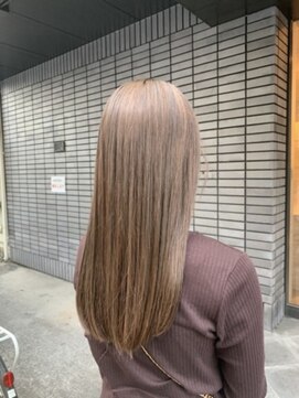 色気ロングヘア×ブリーチなしミルクティーベージュ