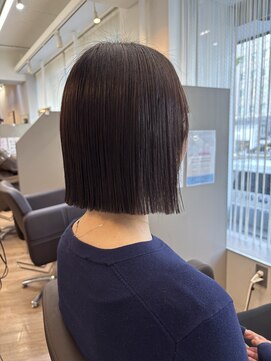 ジエクト ヴィシア(The Ect VIXIA) ヘイリーボブ　切りっぱなし　縮毛矯正　外ハネボブ　髪質改善