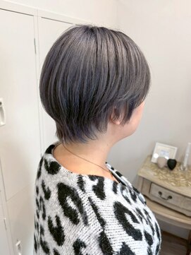 ロッカ(ROCCA) 艶感大人グレイッシュショート