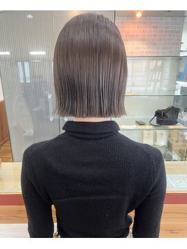 トップヘアー 中庄店(TOP HAIR fuapua) 顔周りレイヤー×切りっぱなしボブ【りり】