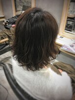 エルデ ナインズ ヘアー スタンド 川口店(elde 9's HAIR STAND) グレージュひし形シルエットの大人かわいい切りっぱなしボブ