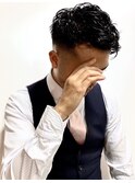 できる男風/黒髪ツーブロック刈上げパーマ