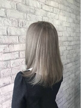 レナトゥス ヘアー オブ ネイル(Renatus Hair of Nail) 透明感バツグン！外国人風ダブルカラー