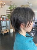 前髪長めのウルフショート
