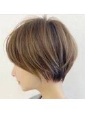 ショートボブ