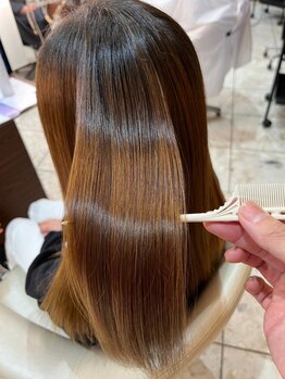 コノア スパーク(Conoah spark)の写真/ひとりひとりのお客様の髪質に合わせて、プロが選んだ適切な種類のトリートメントを施術♪憧れのうる艶髪に