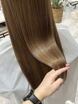 アルーシェ 心斎橋(Alushe) ミルクティーベージュ