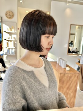 マイン(mine) ミニボブ/オリーブカラー/丸みボブ