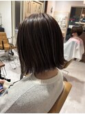 切りっぱなしボブ×ハイライトカラー