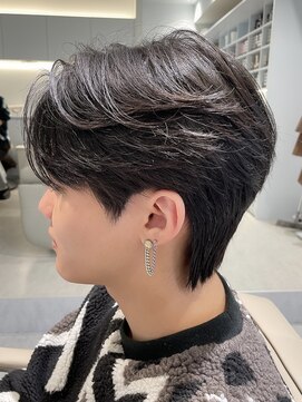 ノラ ウメダ(NORA UMEDA) カルマフェザーマッシュ×ダウンパーマ