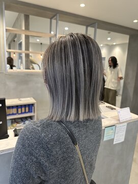 ロテ(LOTE.) 細めハイライト/白髪ぼかし/髪質改善/外ハネボブ/一宮/妙興寺