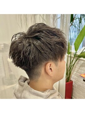ベルナ(BeLuna) 姪浜ソフトツイスパ刈り上げマッシュ