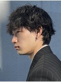 センターパートニュアンスパーマ刈り上げツーブロックメンズヘア