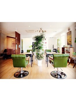 デジタルパーマはモチが良い◎髪に優しく、艶のある柔らかな仕上がりで、忙しい朝のスタイリングも簡単に！