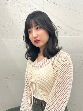 ジーナ 天神(Zina) ダークカラー/透け感カラー/顔周りレイヤー/くびれヘア