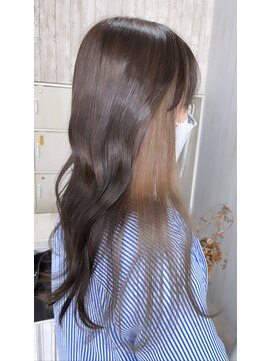 ロア 熊本(LOA) ミルクティーベージュインナーカラー