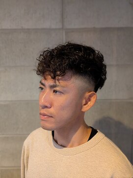 ワンワンオー バーバーショップ コンチネンタル(@110 BARBER SHOP continental) スペインカール