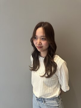 ロロネー 中津(Lolonois) レイヤーカット、ベージュカラー