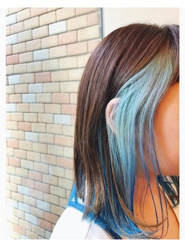 ブラット(brat) ブルーインナーカラーボブ