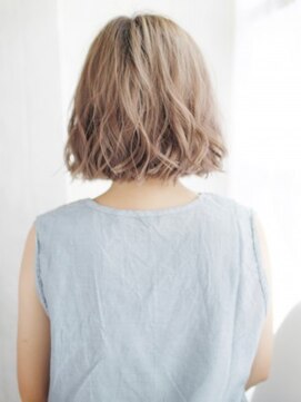 ヘアメイク ナル(hair make nalu) 透け感ハイトーンのゆるカール