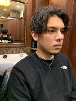 ヒロギンザ 新橋日比谷口店(HIRO GINZA)&nbsp;センターパートスパイラル 新橋 理容室 床屋 日比谷 ヒロ銀座