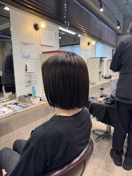 コワファースト長崎シャンプーボーイ 2nd(COIFF1RST 長崎 SHAMPOO BOY) ぱつっとボブ ミニボブ ショートボブ