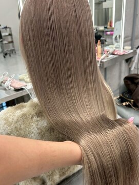 透明感ホワイトグレージュ/ロング/ストレート