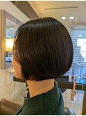 耳かけショートボブ　絶壁解消ヘア　クビレショート